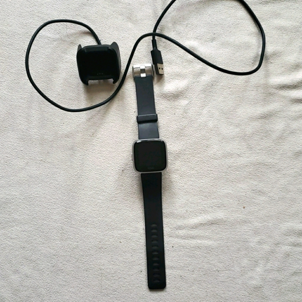 Fitbit Versa Lite Edition Smart Watch